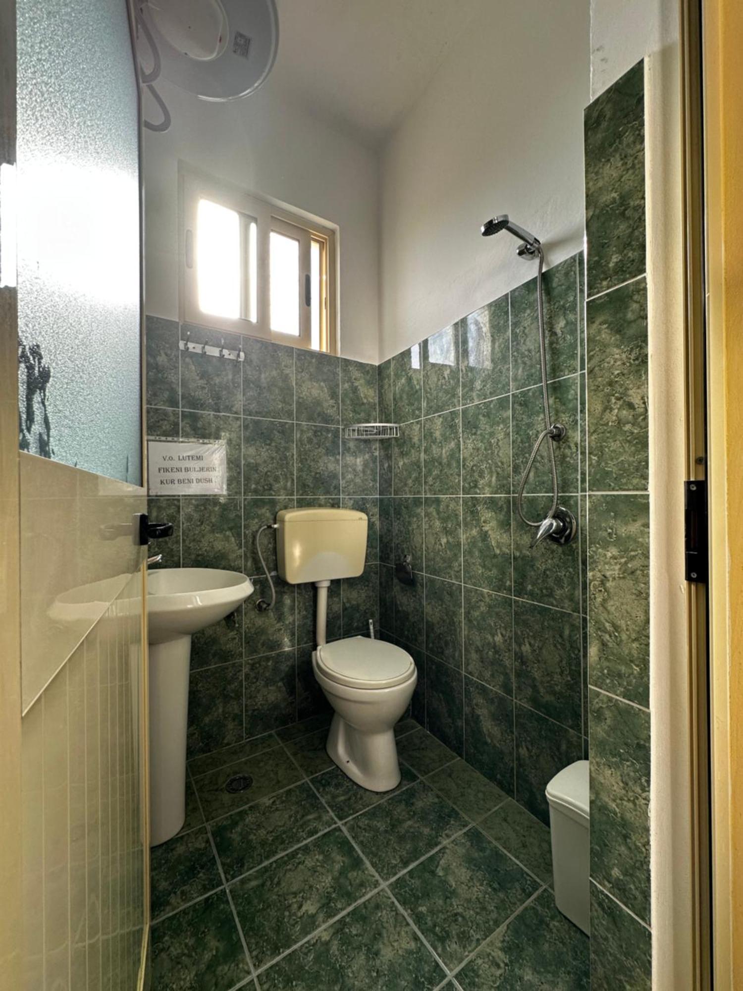 Ani-t Aparthotel Velipoje